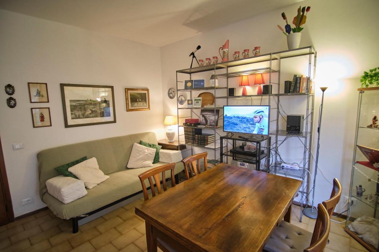 Holiday House Torre Del Lago Торре-дель-Лаго-Пуччини Экстерьер фото